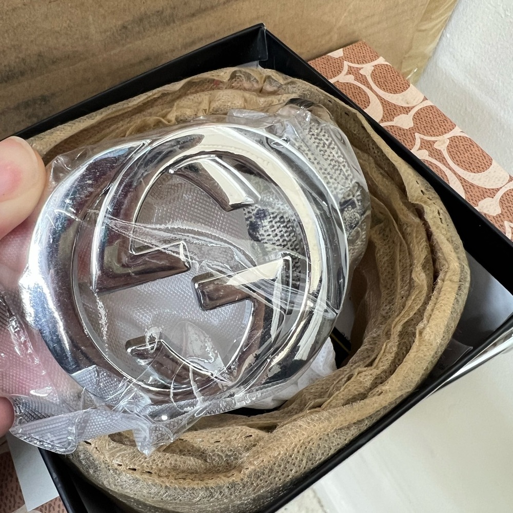 Gucci G buckle belt, new